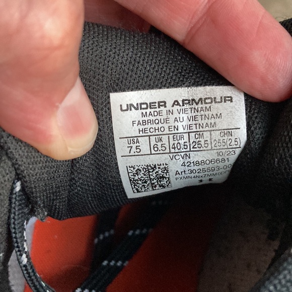 Under Armour 7.5 Mens Baseball Shoes Cleats White Black Grey Nice Condition - Picture 7 of 7